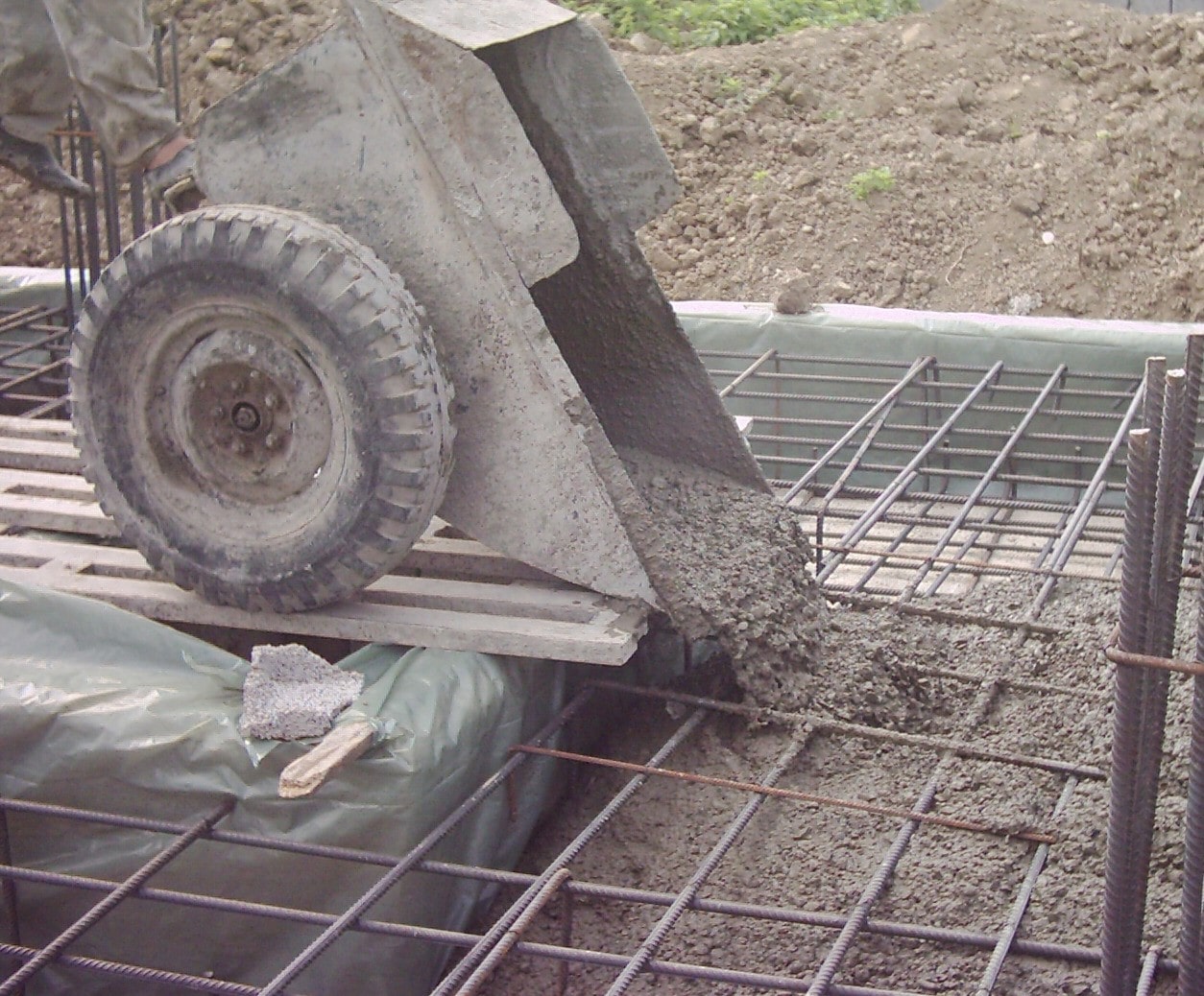 بتن ریزی با فرقون