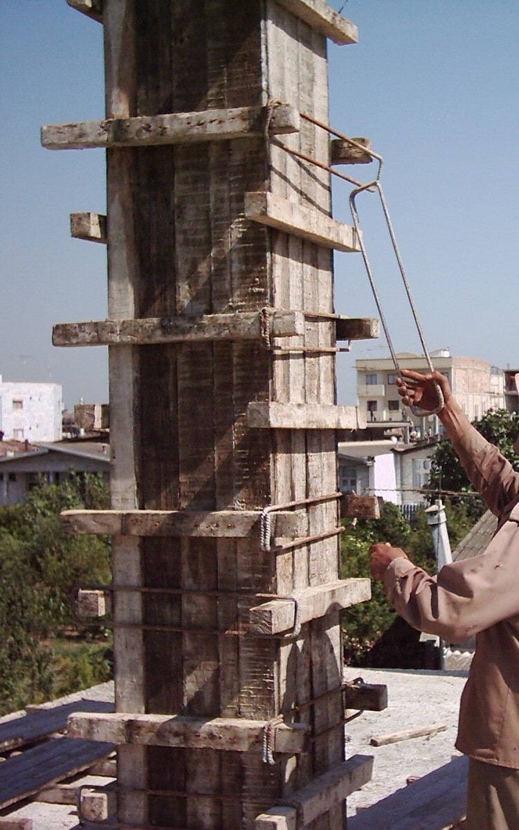 بستن قالبها به هم بوسيله مهار